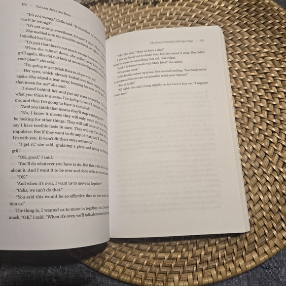 Thr Seven Husbands of Evelyn Hugo - Picture 2 of 4